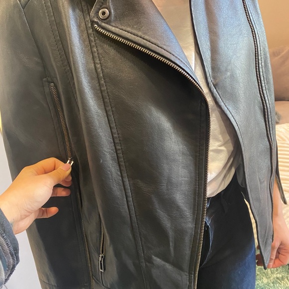 leather cape - Picture 2 of 3